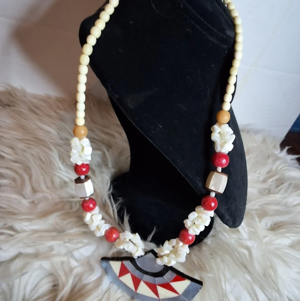 Vintage Mother of Pearl Inlay Fan Necklace